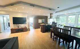 Whirlpool, Fußbodenheizung, Nintendo NES, Netflix, Wintergarten&Workspace