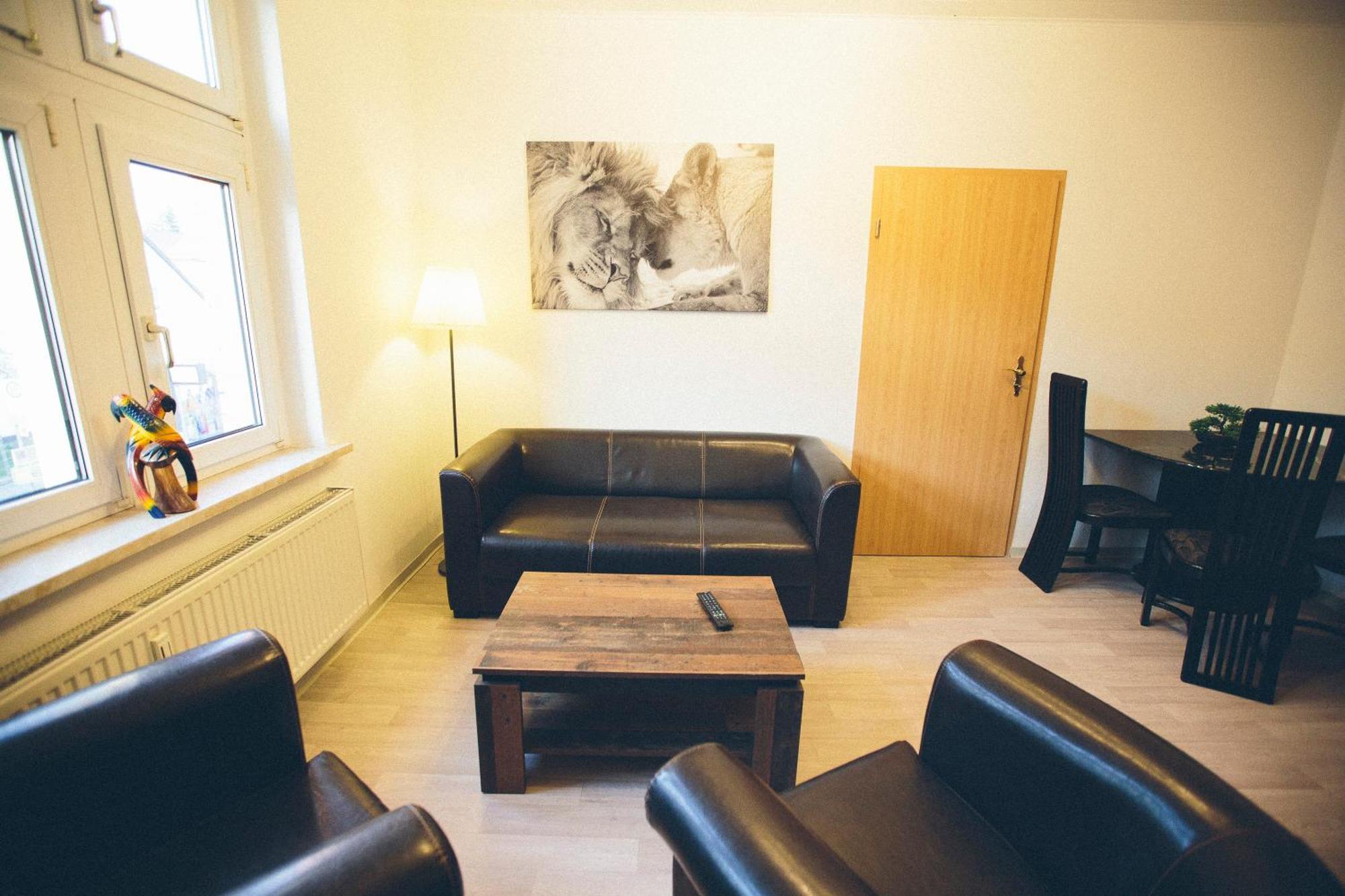 Whirlpool, Fußbodenheizung, Nintendo NES, Netflix, Wintergarten&Workspace Rudolstadt Zimmer foto