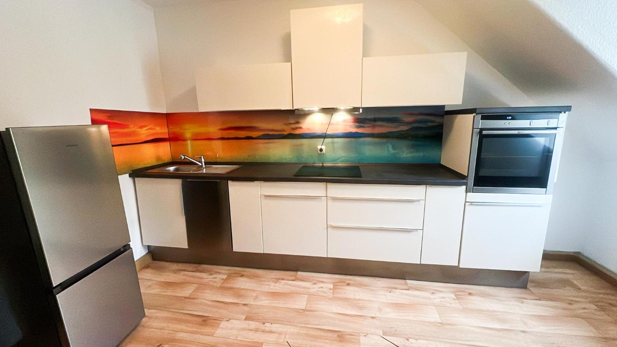 Whirlpool, Fußbodenheizung, Nintendo NES, Netflix, Wintergarten&Workspace Rudolstadt Zimmer foto