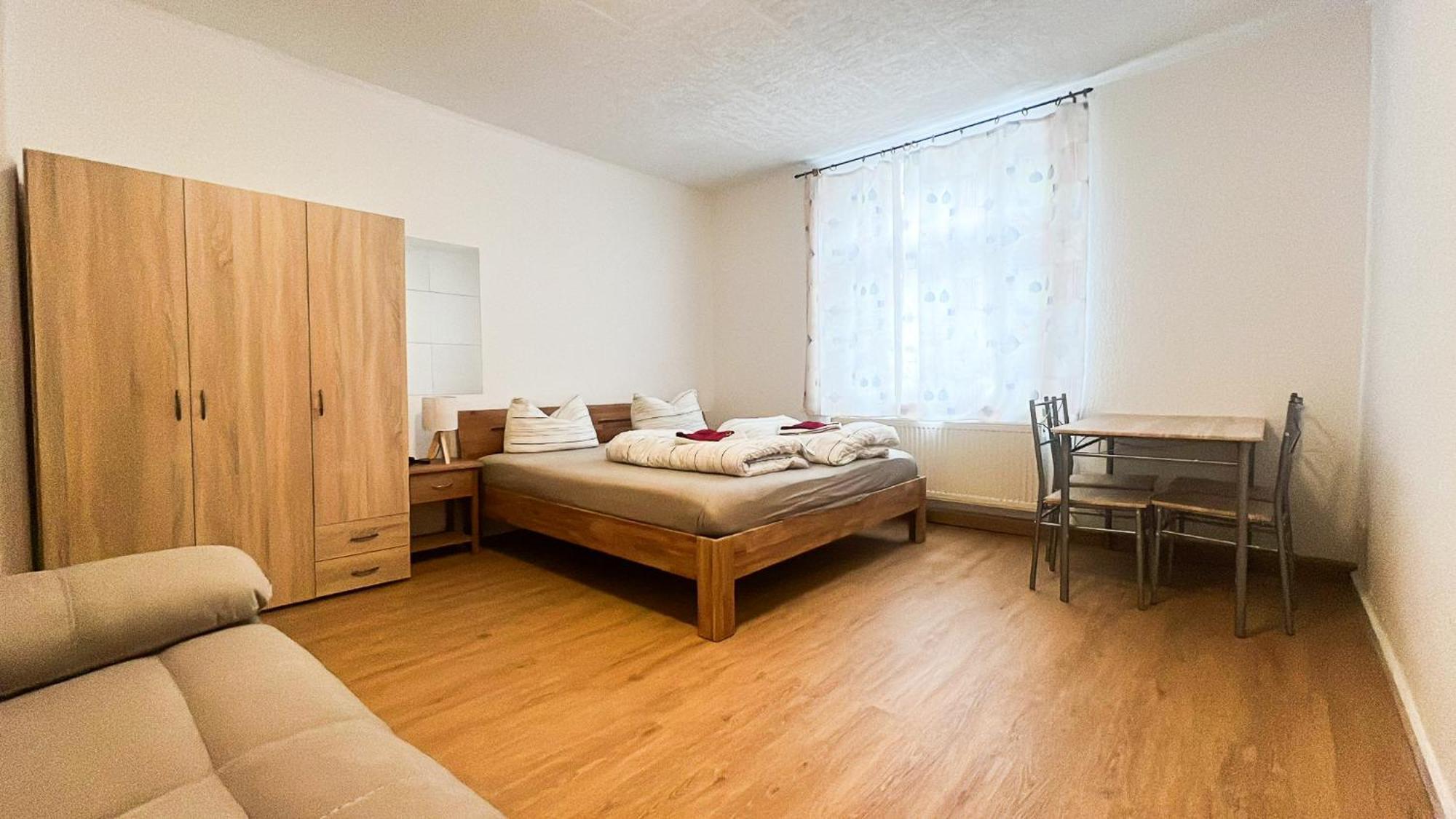 Whirlpool, Fußbodenheizung, Nintendo NES, Netflix, Wintergarten&Workspace Rudolstadt Zimmer foto