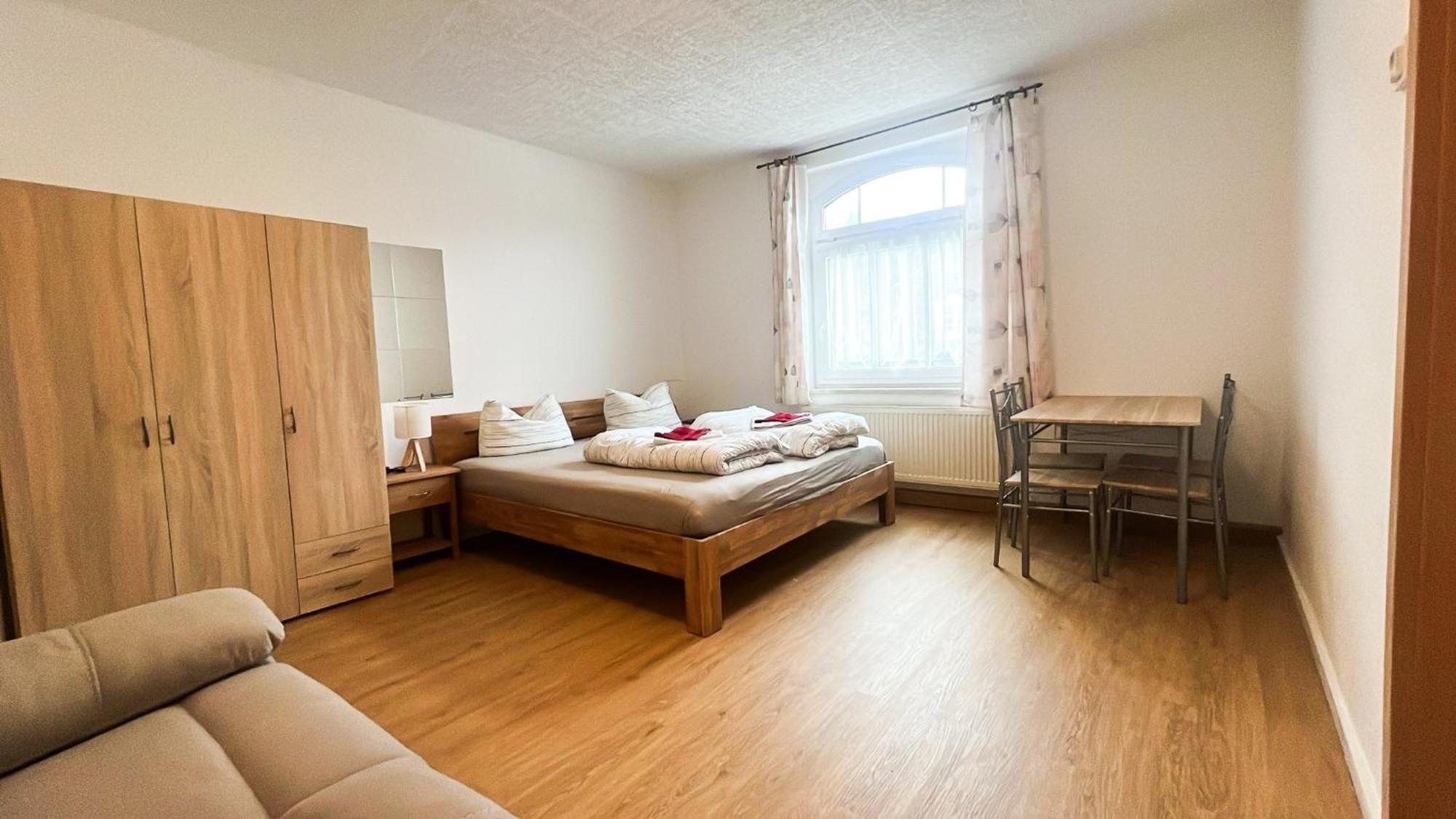 Whirlpool, Fußbodenheizung, Nintendo NES, Netflix, Wintergarten&Workspace Rudolstadt Zimmer foto